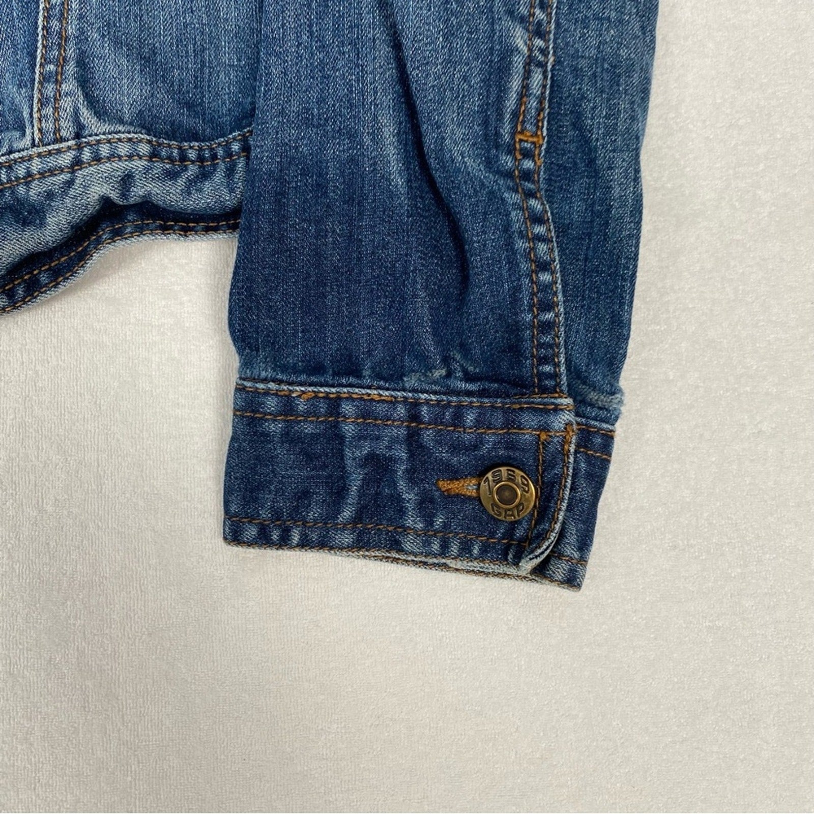 Gap Women’s Blue Denim Metal Button Cotton Blend Jean Jacket
