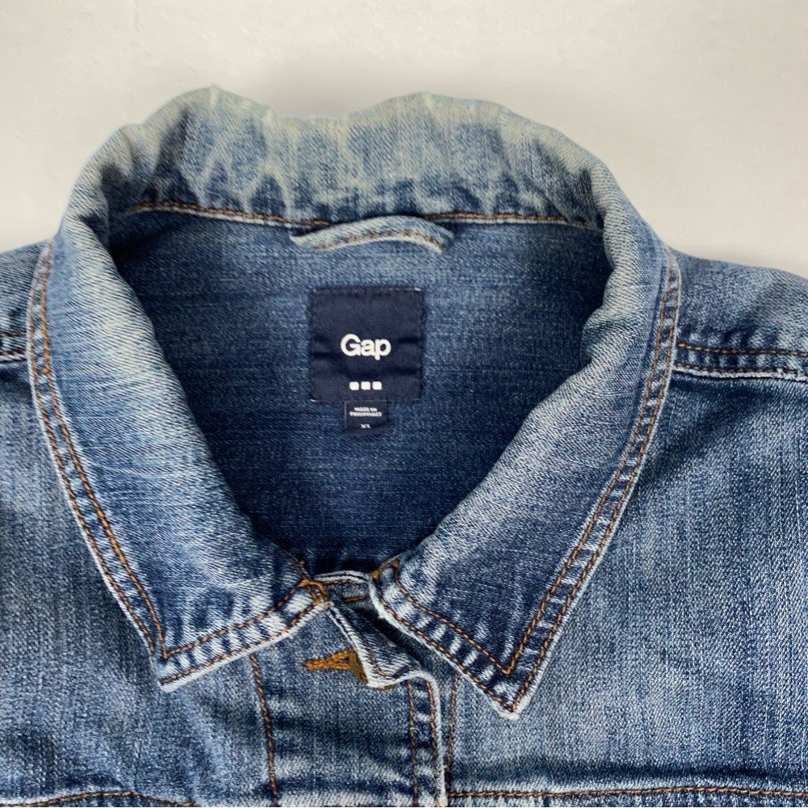 Gap Women’s Blue Denim Metal Button Cotton Blend Jean Jacket