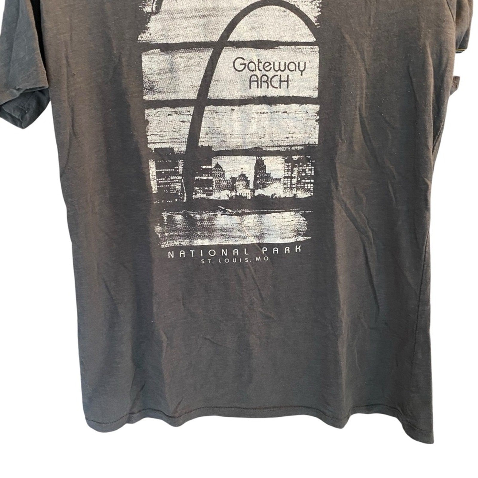 Gateway Arch St. Louis Missouri National Park Graphic Grey Women's Tee
