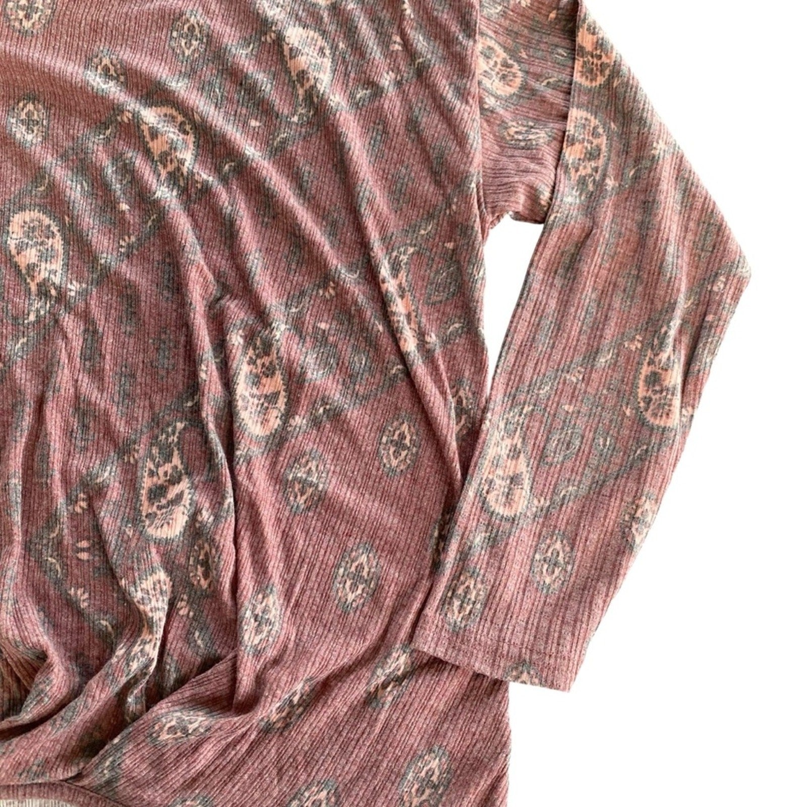 Como Vintage Paisley Faded Pale Red Knot Hem Tie Front Long Sleeve Blouse Top