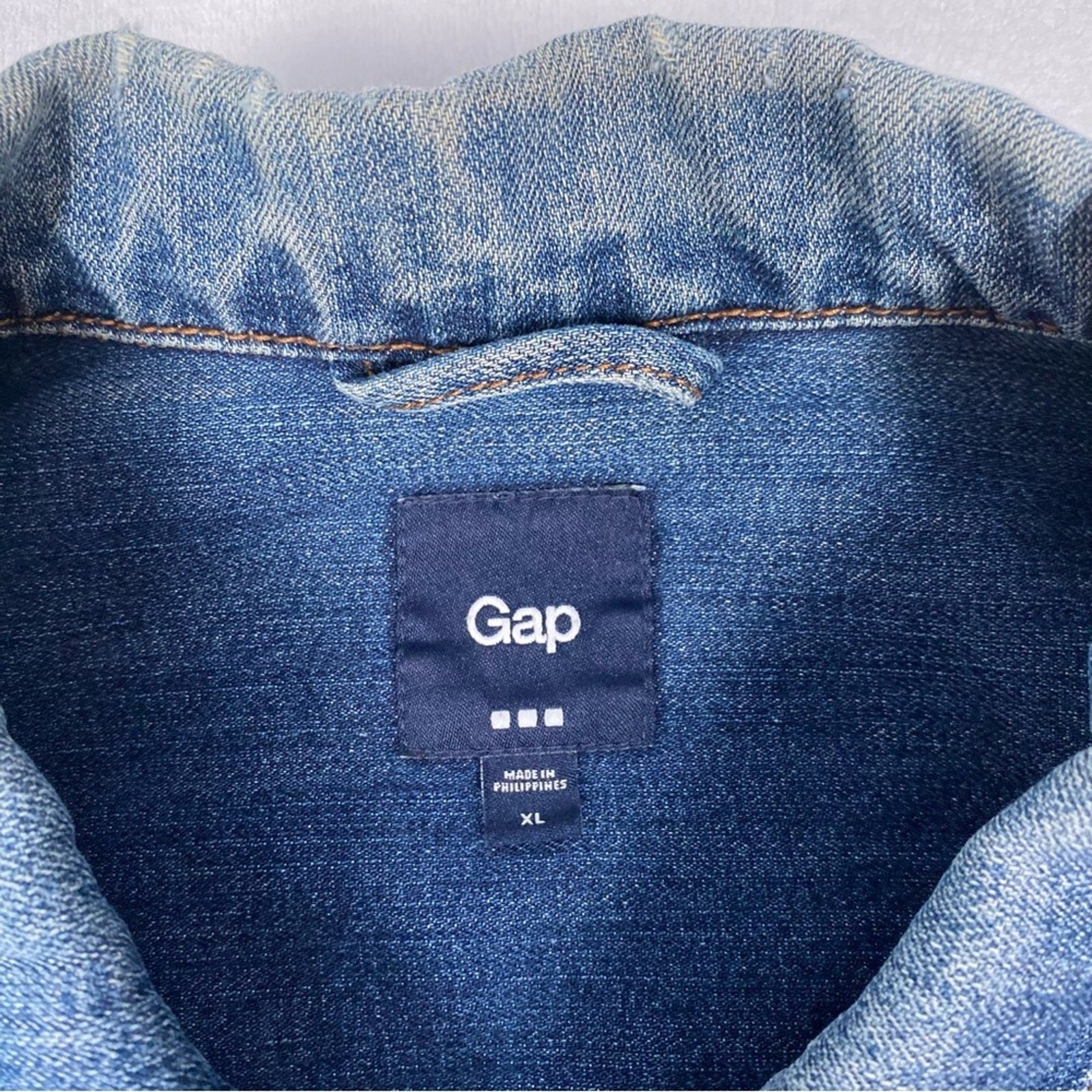 Gap Women’s Blue Denim Metal Button Cotton Blend Jean Jacket