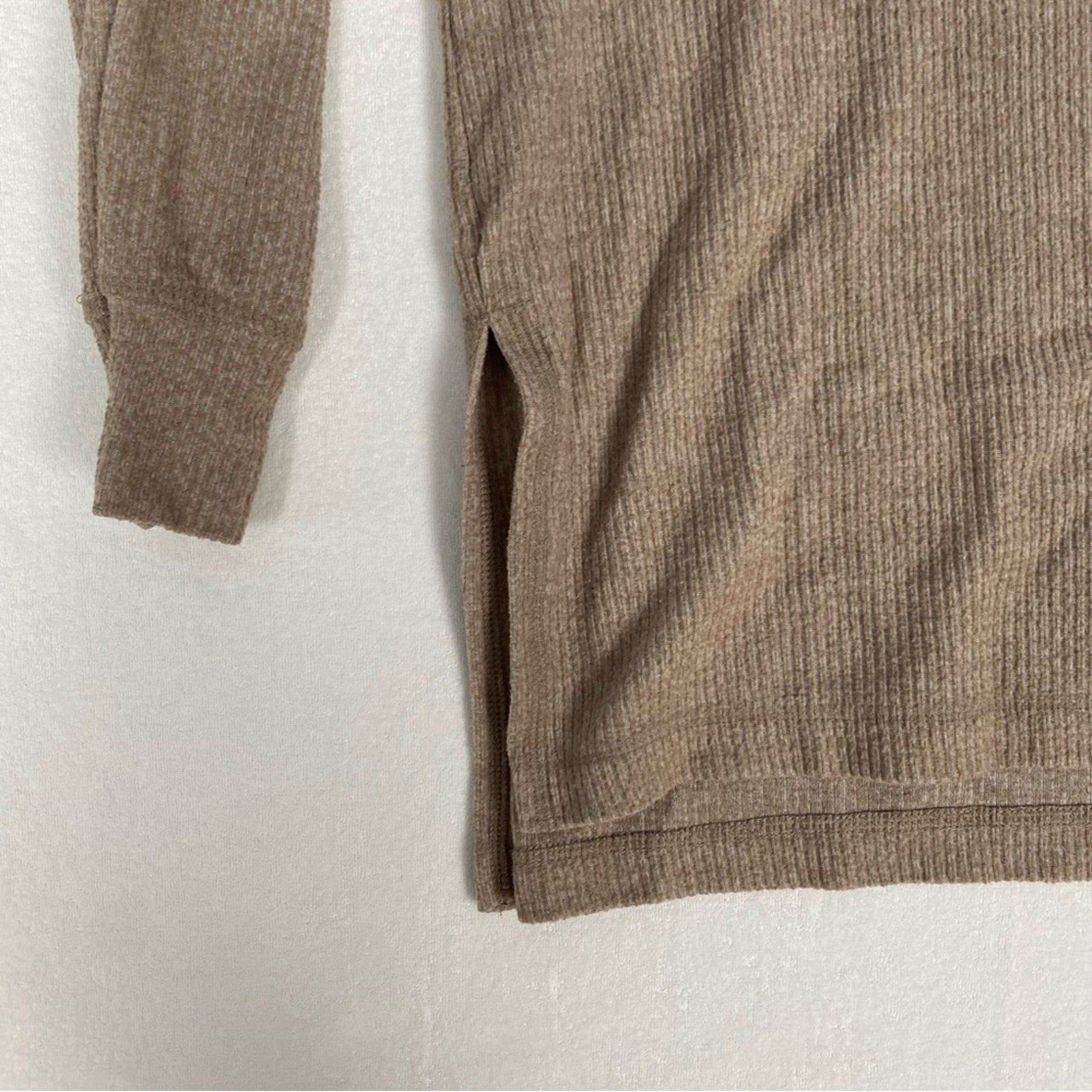 Old Navy Women's Light Brown Thermal Long Sleeve Snap Button Shirt Medium