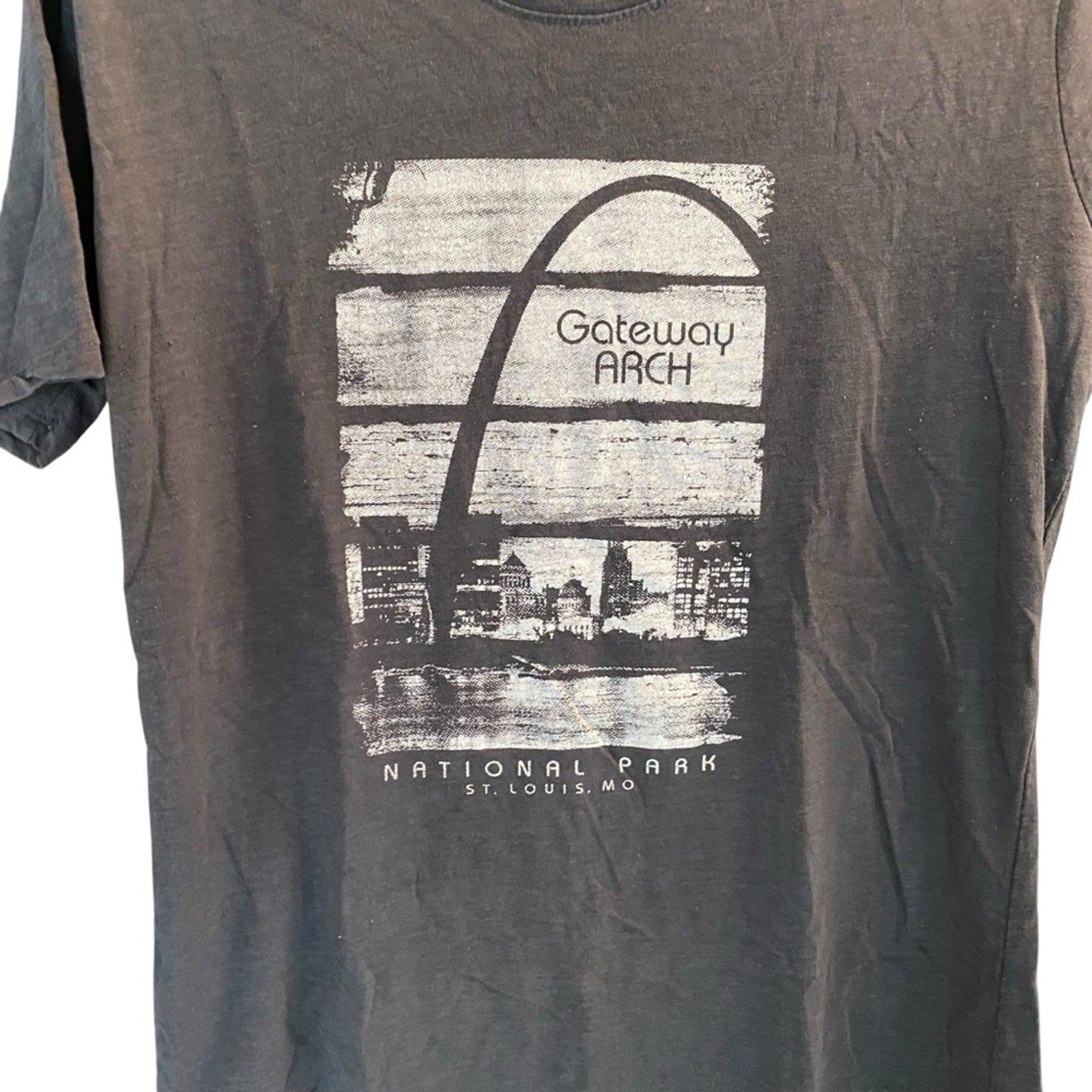 Gateway Arch St. Louis Missouri National Park Graphic Grey Women's Tee