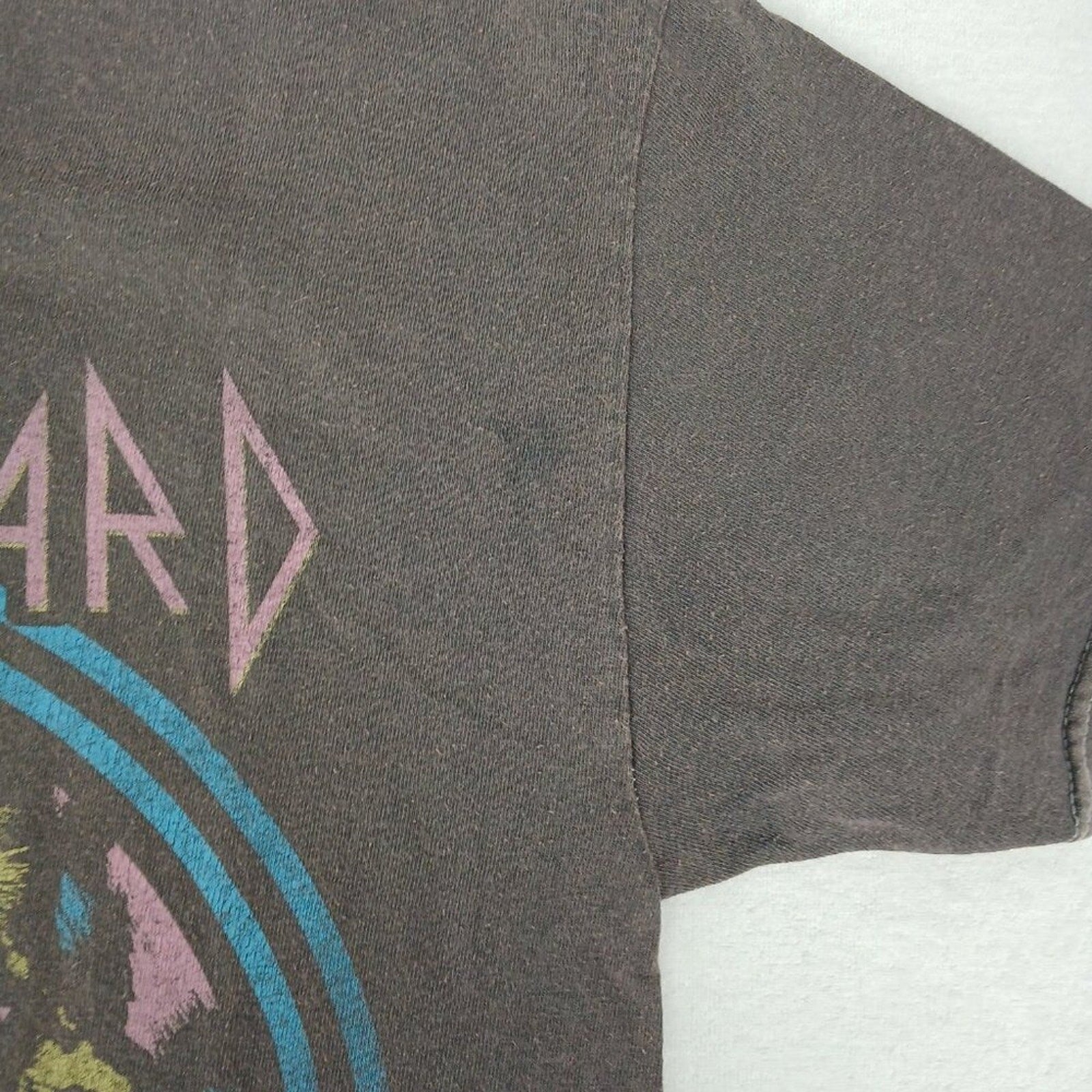 Def Leppard Cotton Purple Blue Leopard Graphic Faded Grey Tee Size Small